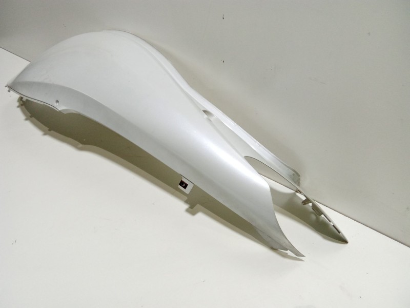 Recambio de moldura para honda ps ps 125i (jf17) referencia OEM IAM 83600KTZD000  