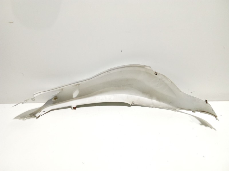 Recambio de moldura para honda ps ps 125i (jf17) referencia OEM IAM 83600KTZD000  