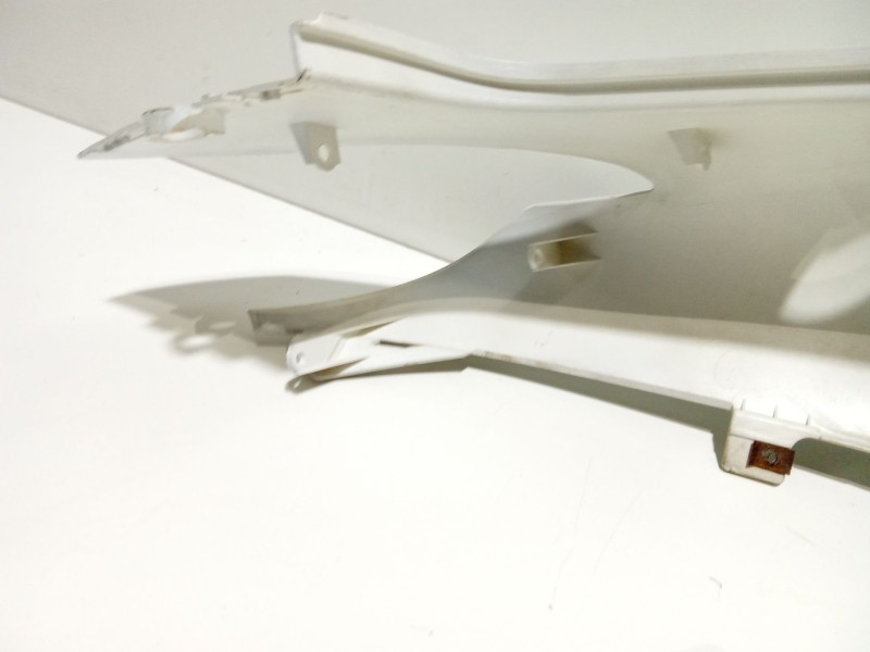 Recambio de moldura para honda ps ps 125i (jf17) referencia OEM IAM 83600KTZD000  