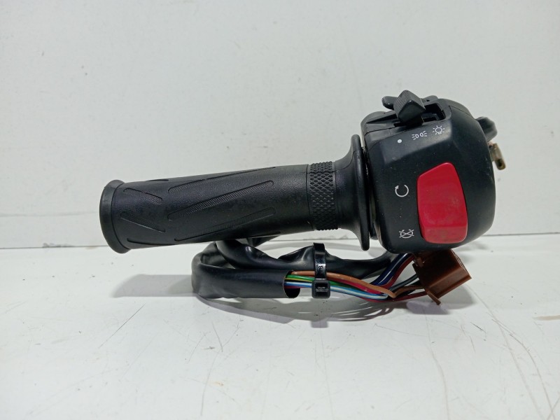 Recambio de puño acelerador para yamaha yzf-r yzf-r6 (rj03) referencia OEM IAM YZF-RYZF-R6(RJ03)1999-2000600.0120CV0  
