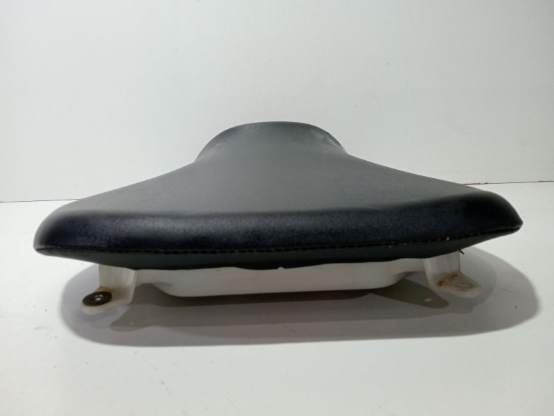 Recambio de asiento trasero medio para yamaha yzf-r yzf-r6 (rj03) referencia OEM IAM YZF-RYZF-R6(RJ03)1999-2000600.0120CV0  