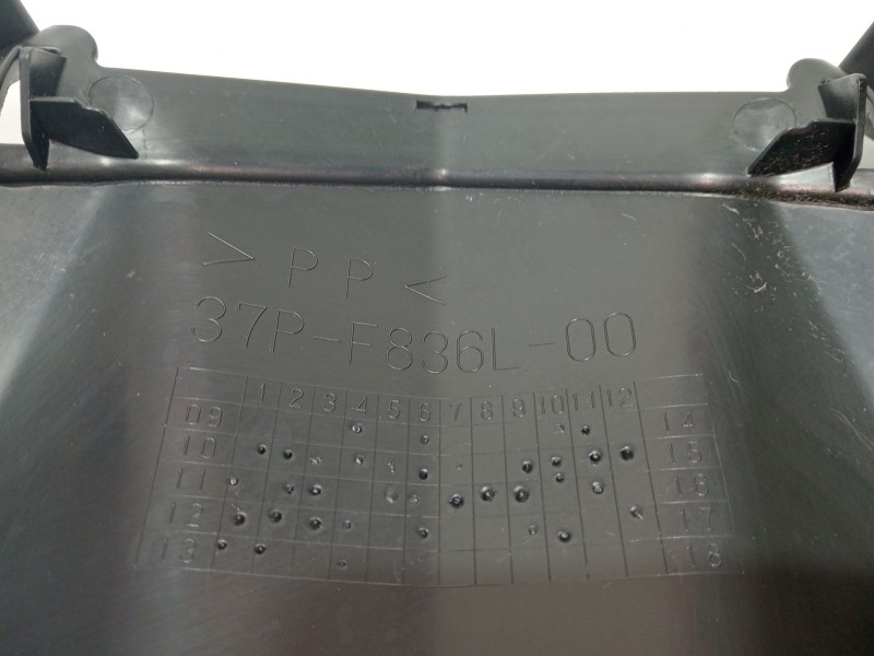 Recambio de moldura para yamaha x-max x-max 125 momodesign (se54) referencia OEM IAM X-Max125Momodesign(SE54)2013-0125.014CV0  