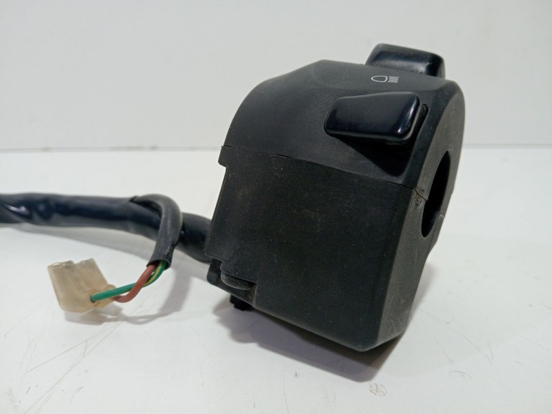 Recambio de mando luces para yamaha x-max x-max 125 momodesign (se54) referencia OEM IAM X-Max125Momodesign(SE54)2013-0125.014CV