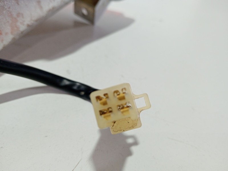 Recambio de piloto trasero izquierdo paragolpes para yamaha x-max x-max 125 momodesign (se54) referencia OEM IAM X-MAXX-Max125Mo