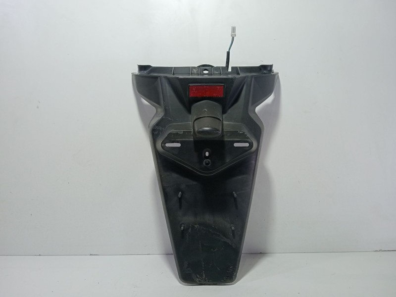 Recambio de portamatriculas para yamaha x-max x-max 125 momodesign (se54) referencia OEM IAM X-MAXX-Max125Momodesign(SE54)2013-0