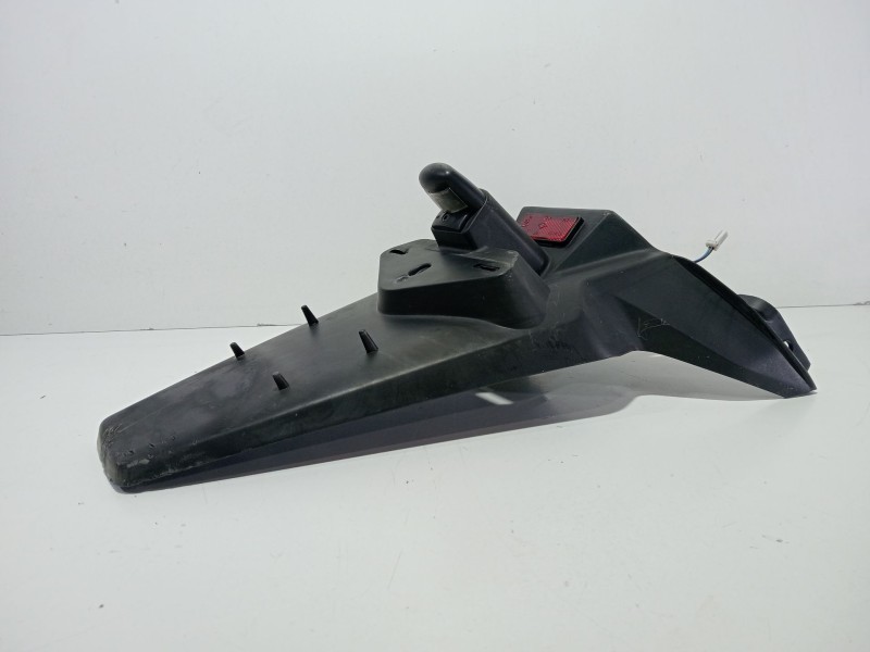 Recambio de portamatriculas para yamaha x-max x-max 125 momodesign (se54) referencia OEM IAM X-MAXX-Max125Momodesign(SE54)2013-0