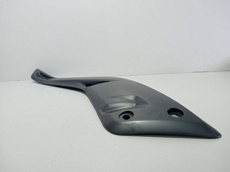 Recambio de moldura para yamaha x-max x-max 125 momodesign (se54) referencia OEM IAM X-MAXX-Max125Momodesign(SE54)2013-0125.014C