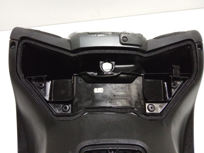 Recambio de moldura para yamaha x-max x-max 125 momodesign (se54) referencia OEM IAM 37PF831100  