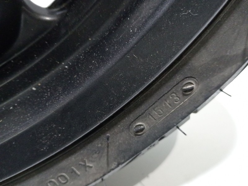 Recambio de llanta para yamaha x-max x-max 125 momodesign (se54) referencia OEM IAM X-MAXX-Max125Momodesign(SE54)2013-0125.014CV