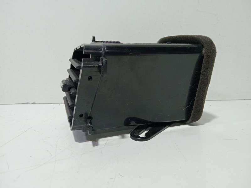 Recambio de rejilla aireadora para ssangyong kyron 200 xdi limited referencia OEM IAM 6963009000  