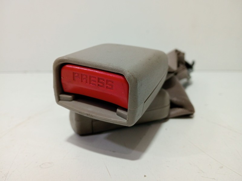 Recambio de anclaje cinturon central para ssangyong kyron 200 xdi limited referencia OEM IAM KYRON200XdiLimited2005-20112000.014