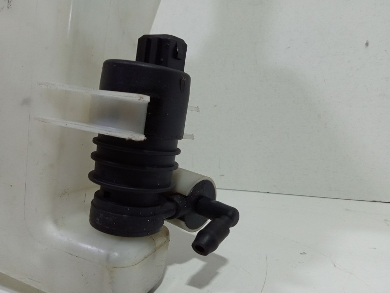 Recambio de deposito limpia para ssangyong kyron 200 xdi limited referencia OEM IAM K7841009000  