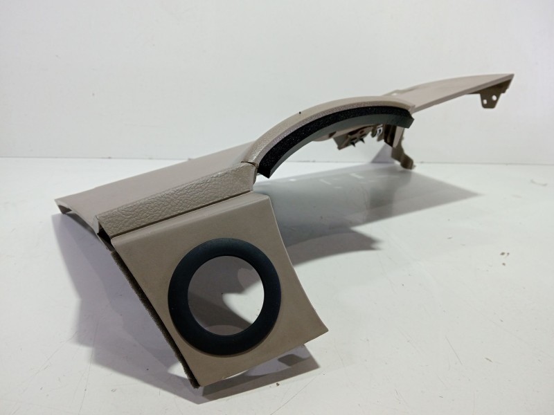 Recambio de moldura para ssangyong kyron 200 xdi limited referencia OEM IAM 7673131001  