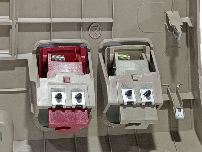 Recambio de moldura para ssangyong kyron 200 xdi limited referencia OEM IAM 7673131001  