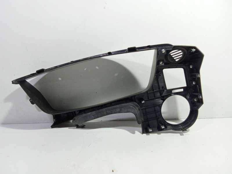 Recambio de moldura para ssangyong kyron 200 xdi limited referencia OEM IAM 7659009000  