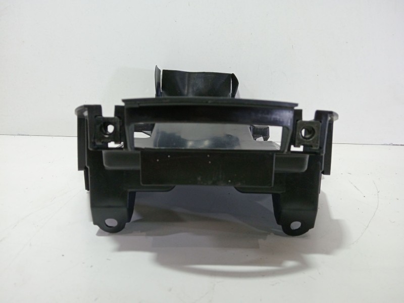 Recambio de moldura para honda ps ps 125i (jf17) referencia OEM IAM 80106KTZD000  