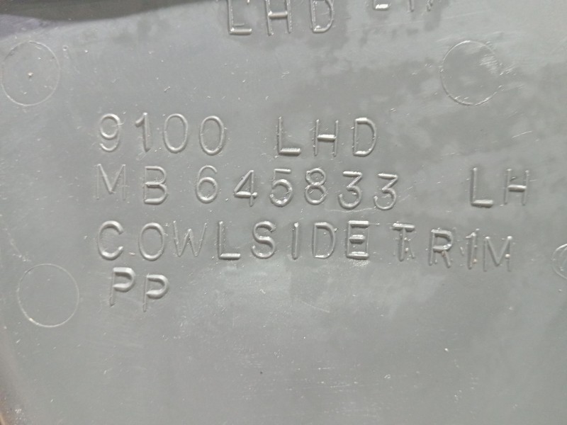 Recambio de moldura para mitsubishi montero (v20/v40) 2500 td gl (3-ptas.) referencia OEM IAM MB645833  