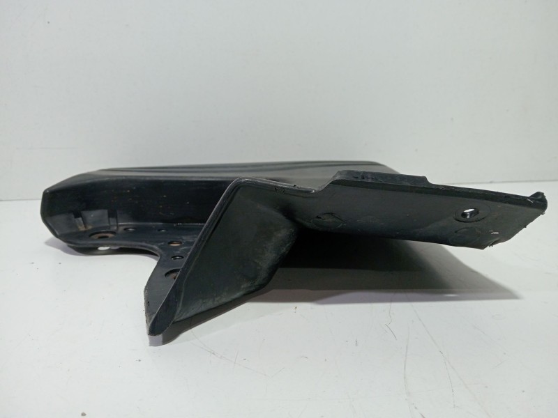 Recambio de moldura para mitsubishi montero (v20/v40) 2500 td gl (3-ptas.) referencia OEM IAM MB646928  