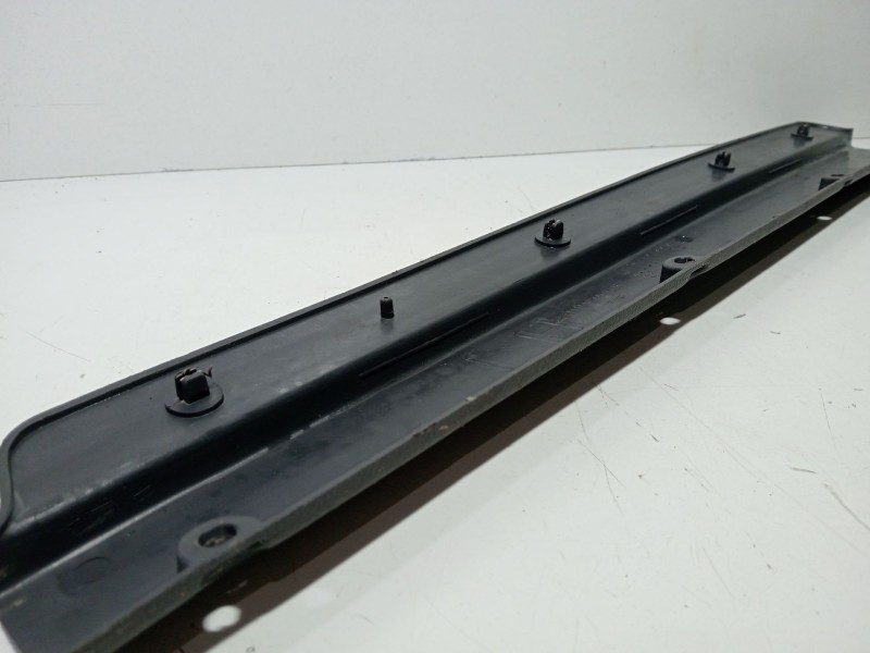 Recambio de moldura para mitsubishi montero (v20/v40) 2500 td gl (3-ptas.) referencia OEM IAM mb645835  