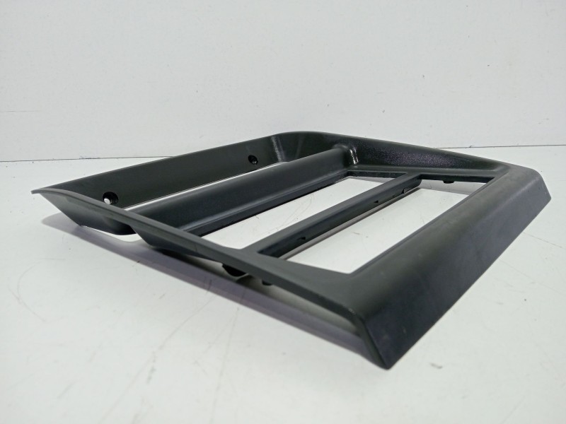 Recambio de moldura para mitsubishi montero (v20/v40) 2500 td glx (3-ptas.) referencia OEM IAM MB652134  