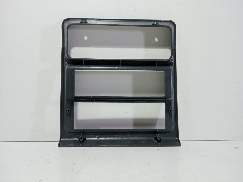 Recambio de moldura para mitsubishi montero (v20/v40) 2500 td glx (3-ptas.) referencia OEM IAM MB652134  