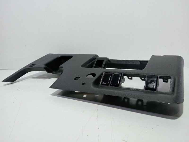 Recambio de moldura para mitsubishi montero (v20/v40) 2500 td glx (3-ptas.) referencia OEM IAM 68106EQ420  