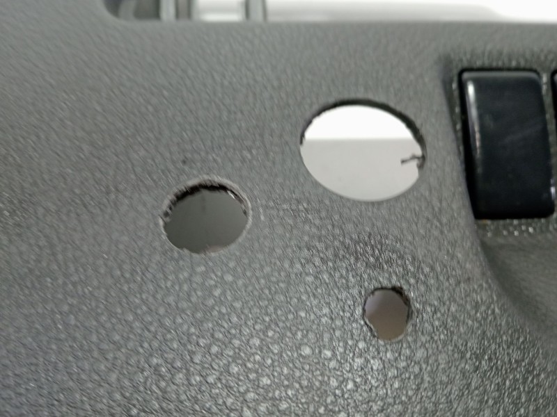 Recambio de moldura para mitsubishi montero (v20/v40) 2500 td glx (3-ptas.) referencia OEM IAM 68106EQ420  