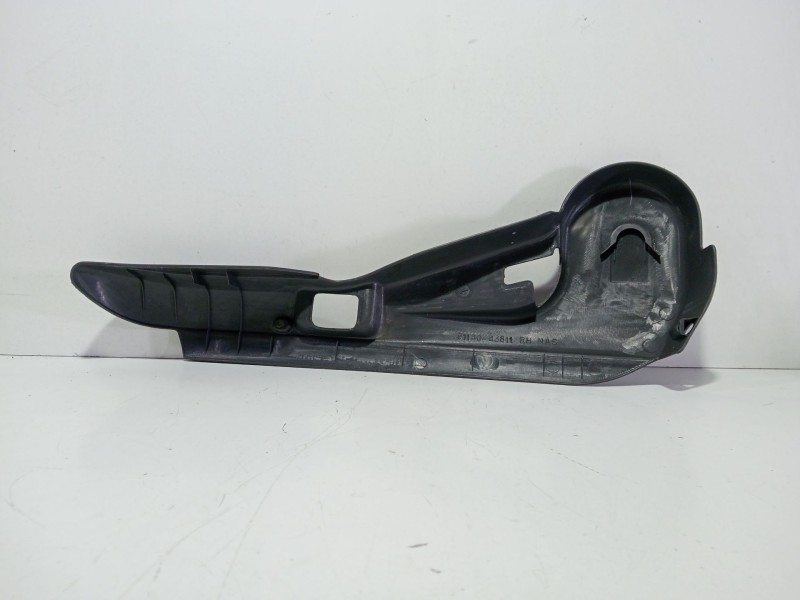 Recambio de moldura para mitsubishi montero (v20/v40) 2500 td glx (3-ptas.) referencia OEM IAM 9114043811RH  