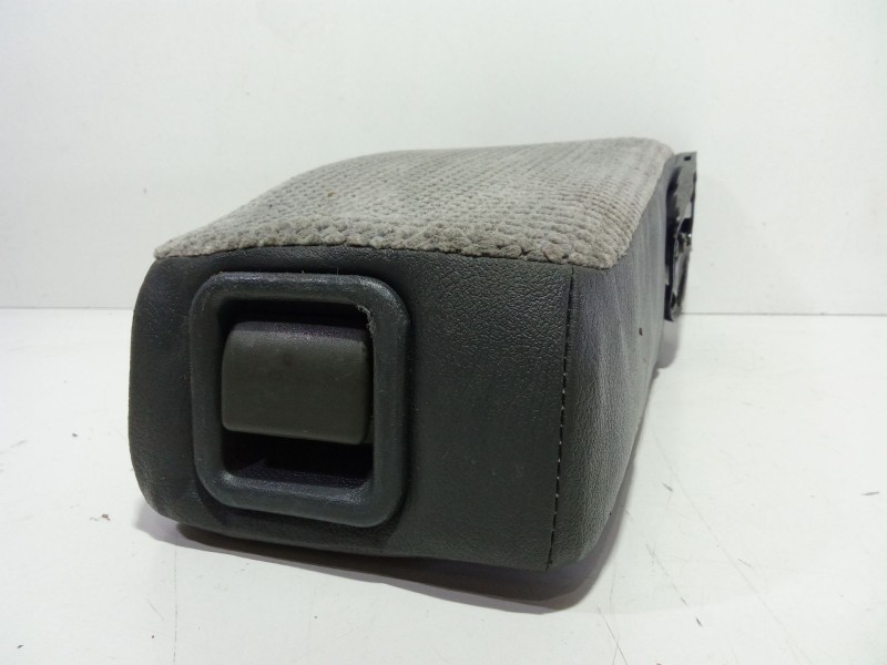 Recambio de apoyabrazos central para mitsubishi montero (v20/v40) 2500 td glx (3-ptas.) referencia OEM IAM monterov20v40  