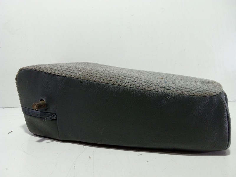 Recambio de apoyabrazos central para mitsubishi montero (v20/v40) 2500 td glx (3-ptas.) referencia OEM IAM monterov20v40  