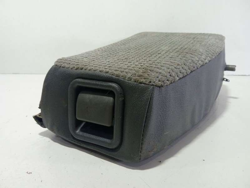 Recambio de apoyabrazos central para mitsubishi montero (v20/v40) 2500 td glx (5-ptas.) referencia OEM IAM monterov20v40  