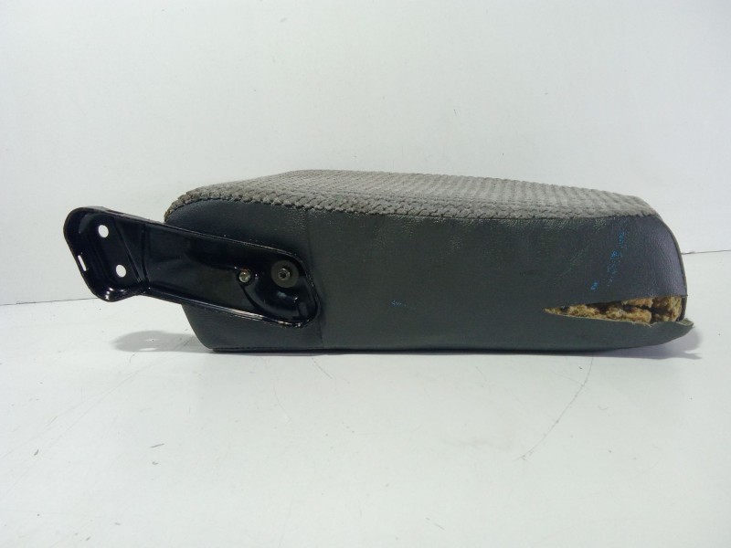 Recambio de apoyabrazos central para mitsubishi montero (v20/v40) 2500 td glx (5-ptas.) referencia OEM IAM monterov20v40  