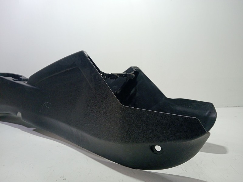 Recambio de consola central para hyundai i20 i (pb, pbt) 1.2 referencia OEM IAM H84611C8000  