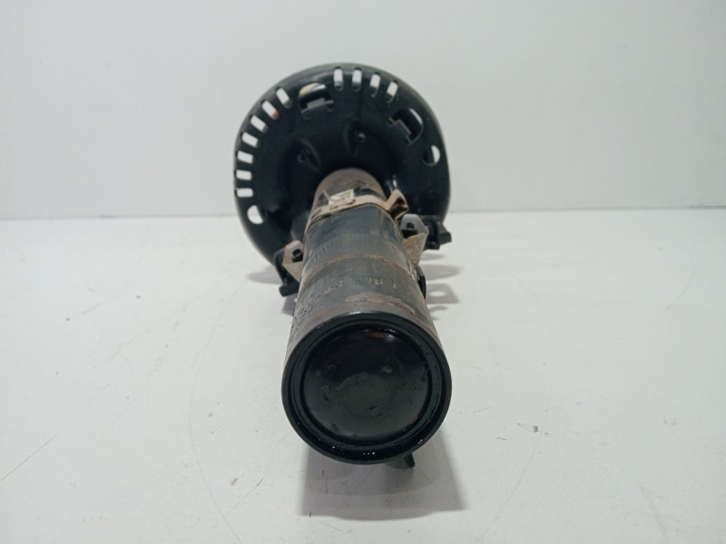 Recambio de amortiguador delantero derecho para volkswagen polo iv (9n_, 9a_) 1.4 16v referencia OEM IAM   