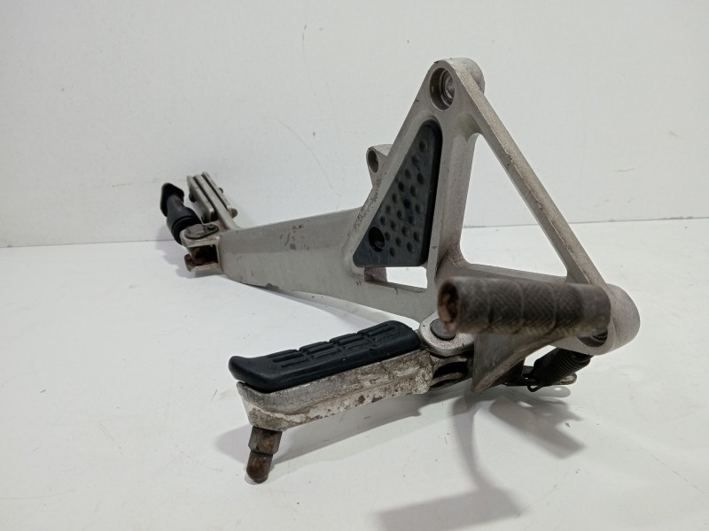 Recambio de estribo para honda cb hornet cb 600 f hornet (pc34) referencia OEM IAM CBHORNETCB600FHORNET(PC34)(2002-2006)600CCM95