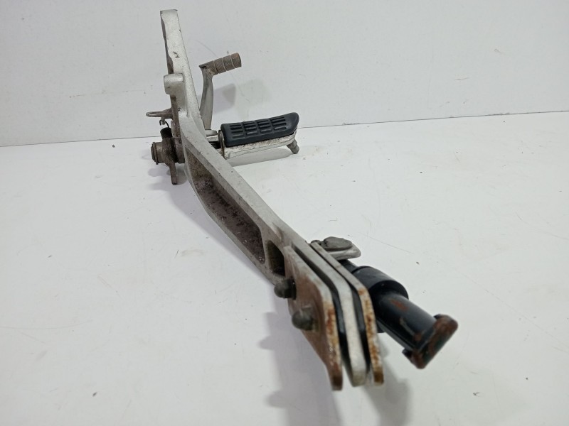 Recambio de estribo para honda cb hornet cb 600 f hornet (pc34) referencia OEM IAM CBHORNETCB600FHORNET(PC34)(2002-2006)600CCM95