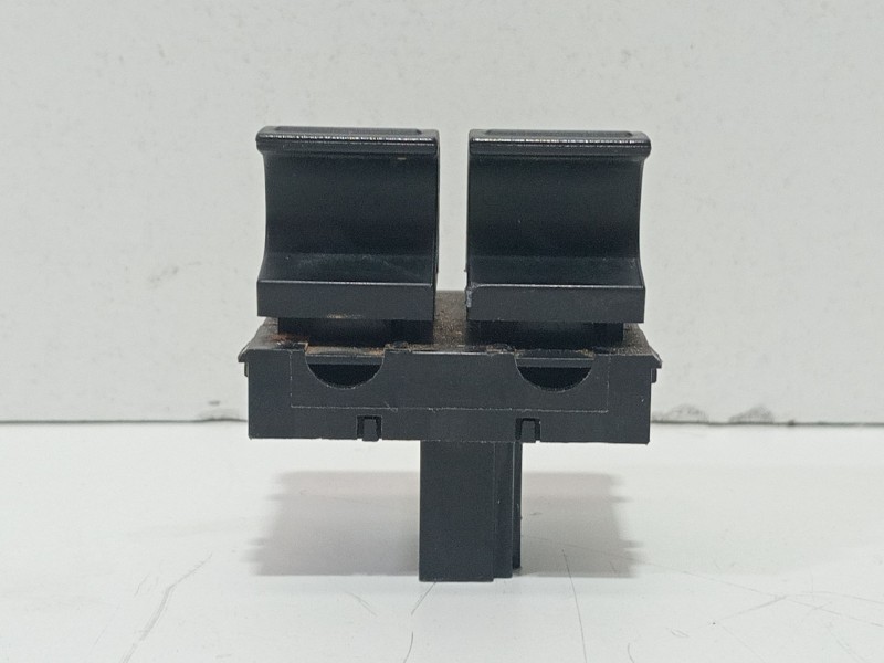 Recambio de mando elevalunas delantero izquierdo para audi a3 sportback (8va) ambiente referencia OEM IAM   