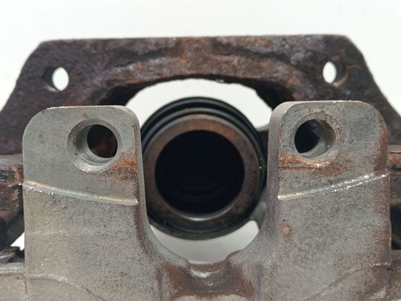 Recambio de pinza freno delantera derecha para bmw serie 1 cabrio (e88) 120i referencia OEM IAM BMWSERIE1CABRIO(E88)´2007120i  