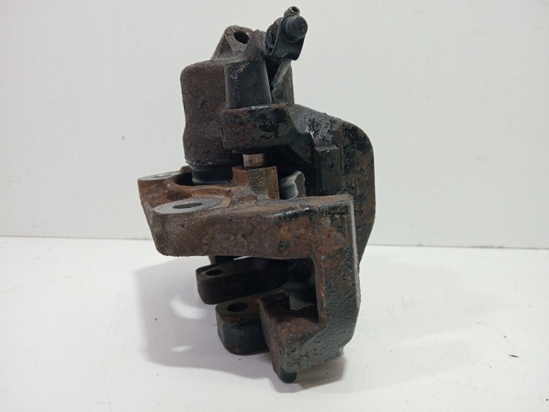 Recambio de pinza freno delantera izquierda para bmw serie 1 cabrio (e88) 120i referencia OEM IAM BMWSERIE1CABRIO(E88)´2007120i 