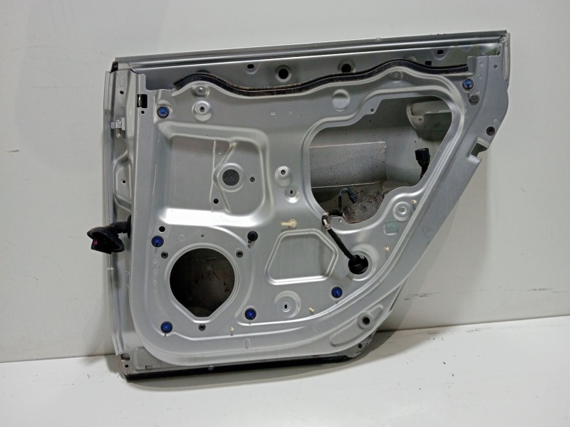 Recambio de puerta trasera derecha para audi a3 sportback (8p) 1.6 ambiente referencia OEM IAM 8p4833052A  