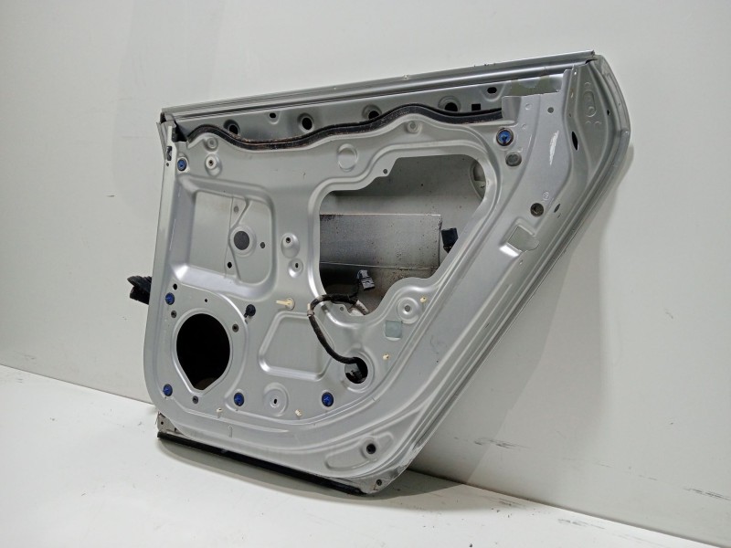 Recambio de puerta trasera derecha para audi a3 sportback (8p) 1.6 ambiente referencia OEM IAM 8p4833052A  