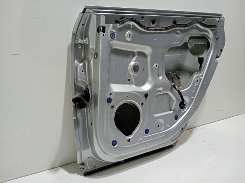 Recambio de puerta trasera derecha para audi a3 sportback (8p) 1.6 ambiente referencia OEM IAM 8p4833052A  