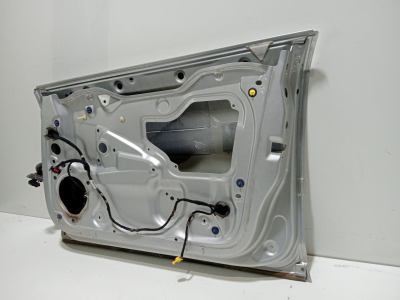 Recambio de puerta delantera derecha para audi a3 sportback (8p) 1.6 ambiente referencia OEM IAM 8P4831052A  