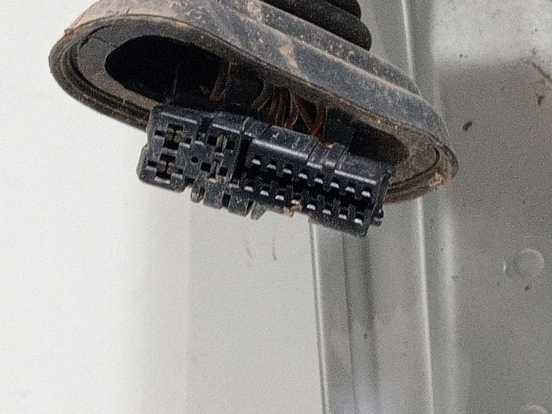 Recambio de puerta delantera derecha para audi a3 sportback (8p) 1.6 ambiente referencia OEM IAM 8P4831052A  