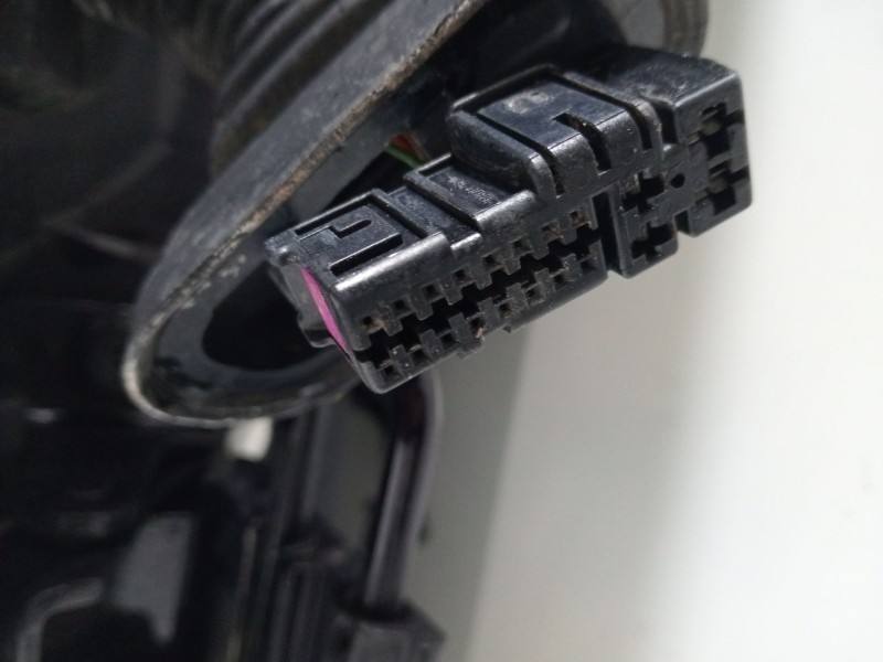 Recambio de puerta trasera izquierda para audi a4 berlina (8e) 1.9 tdi (96kw) referencia OEM IAM 8E0833051J  