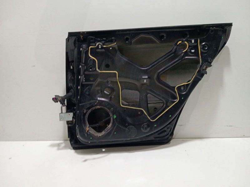 Recambio de puerta trasera izquierda para audi a4 berlina (8e) 1.9 tdi (96kw) referencia OEM IAM 8E0833051J  