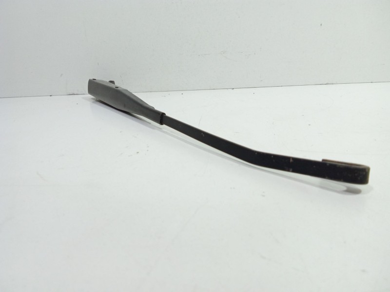Recambio de brazo limpia delantero izquierdo para nissan terrano ii (r20) 2.7 tdi 4wd referencia OEM IAM TD27TI  
