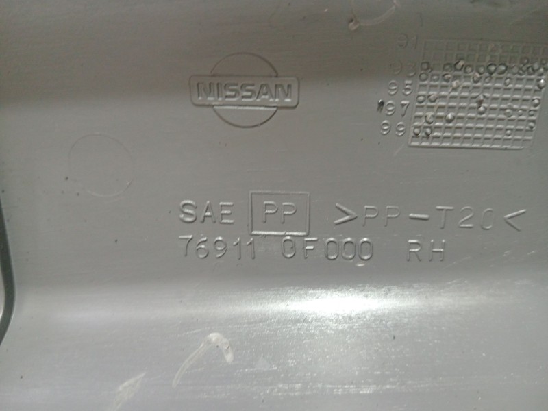 Recambio de moldura para nissan terrano ii (r20) 2.7 tdi 4wd referencia OEM IAM 769110F000  