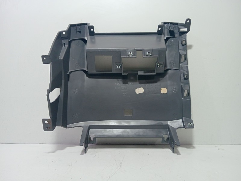 Recambio de moldura para nissan terrano ii (r20) 2.7 tdi 4wd referencia OEM IAM 681040F000LH  