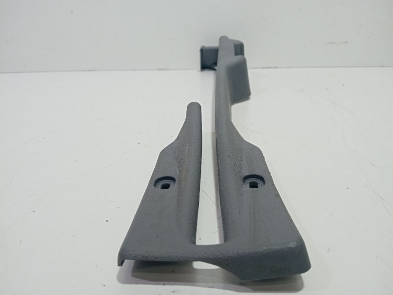 Recambio de moldura para nissan terrano ii (r20) 2.7 tdi 4wd referencia OEM IAM 875090F000  